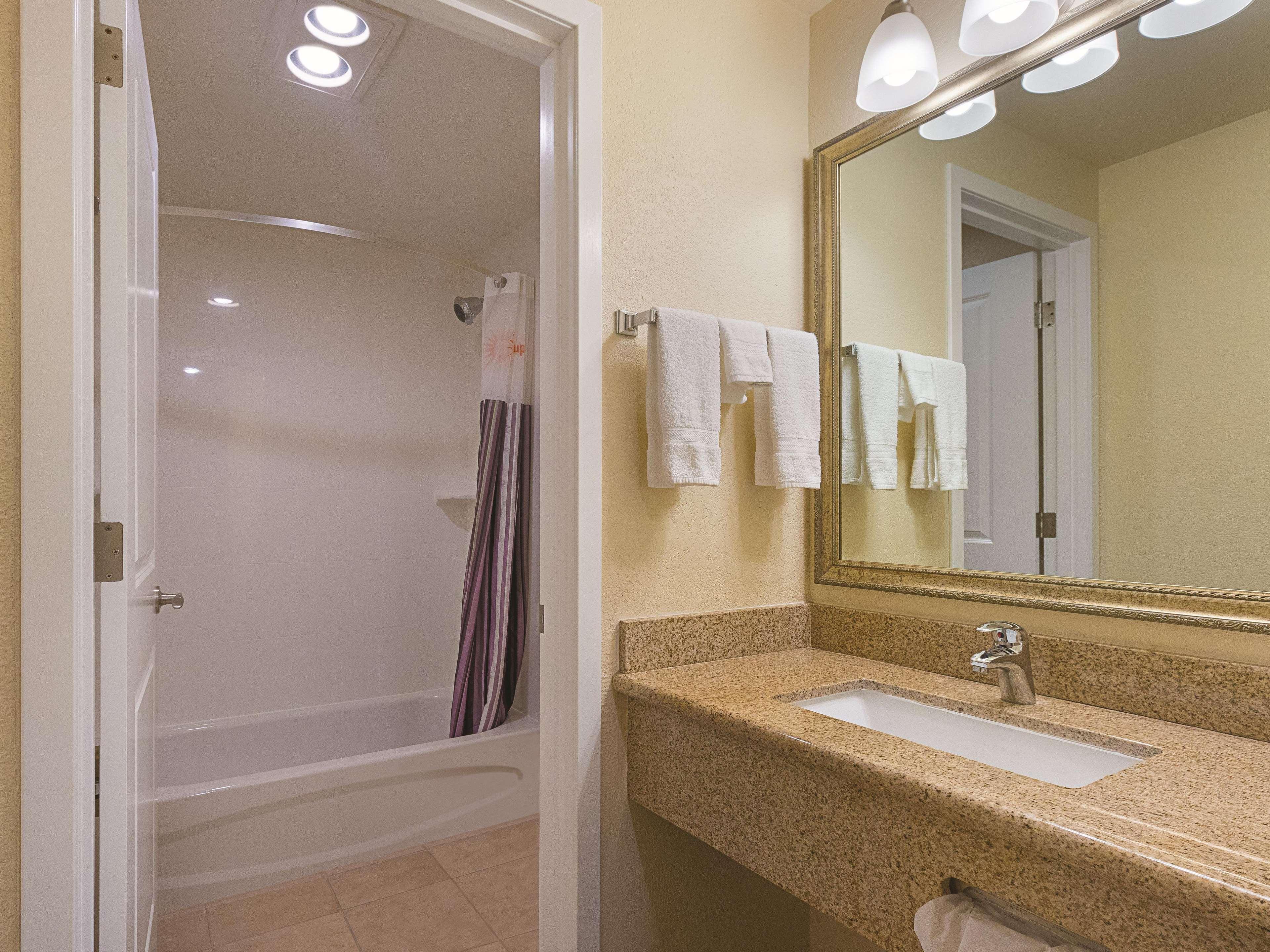La Quinta By Wyndham Portland Nw Hotell Eksteriør bilde
