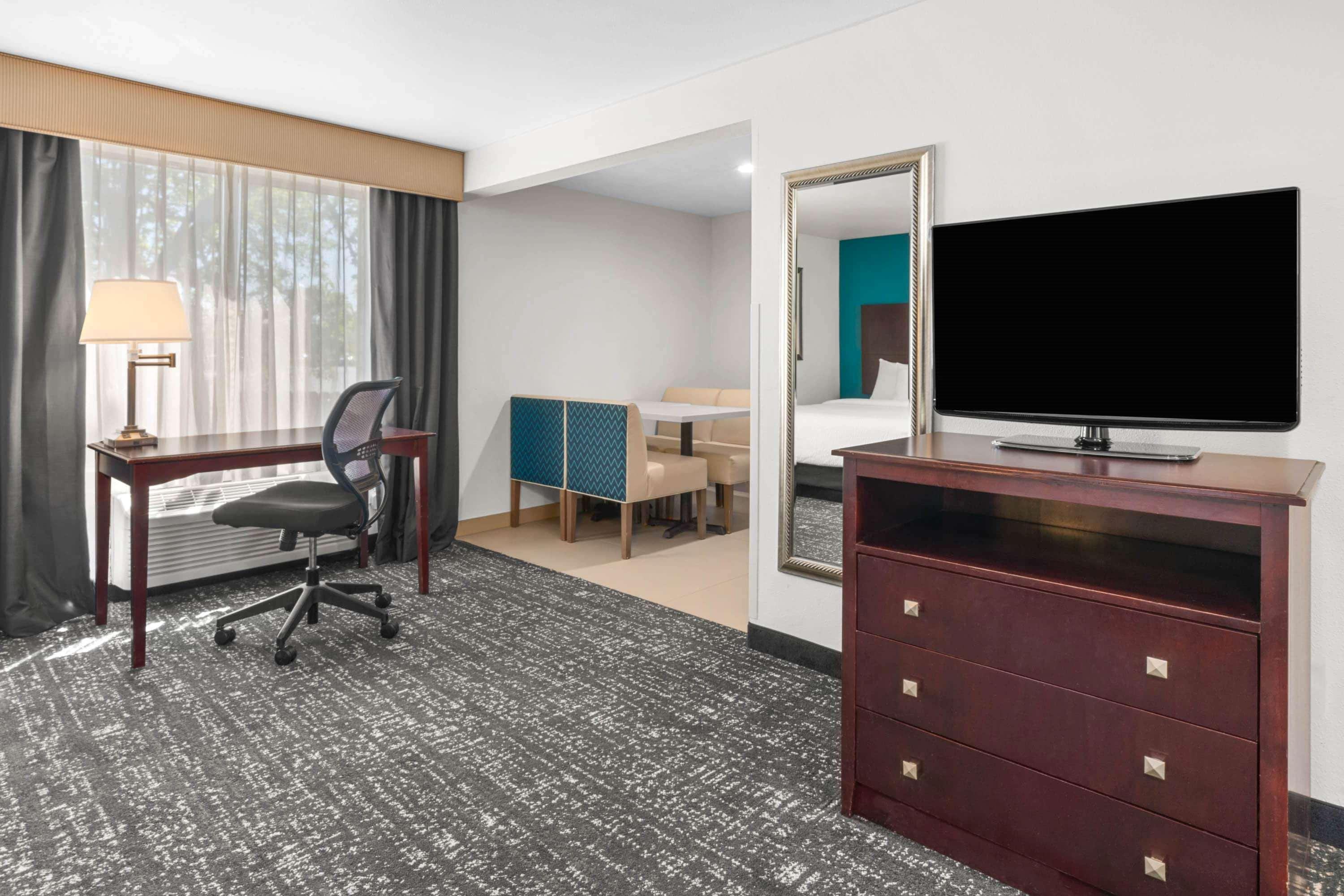 La Quinta By Wyndham Portland Nw Hotell Eksteriør bilde