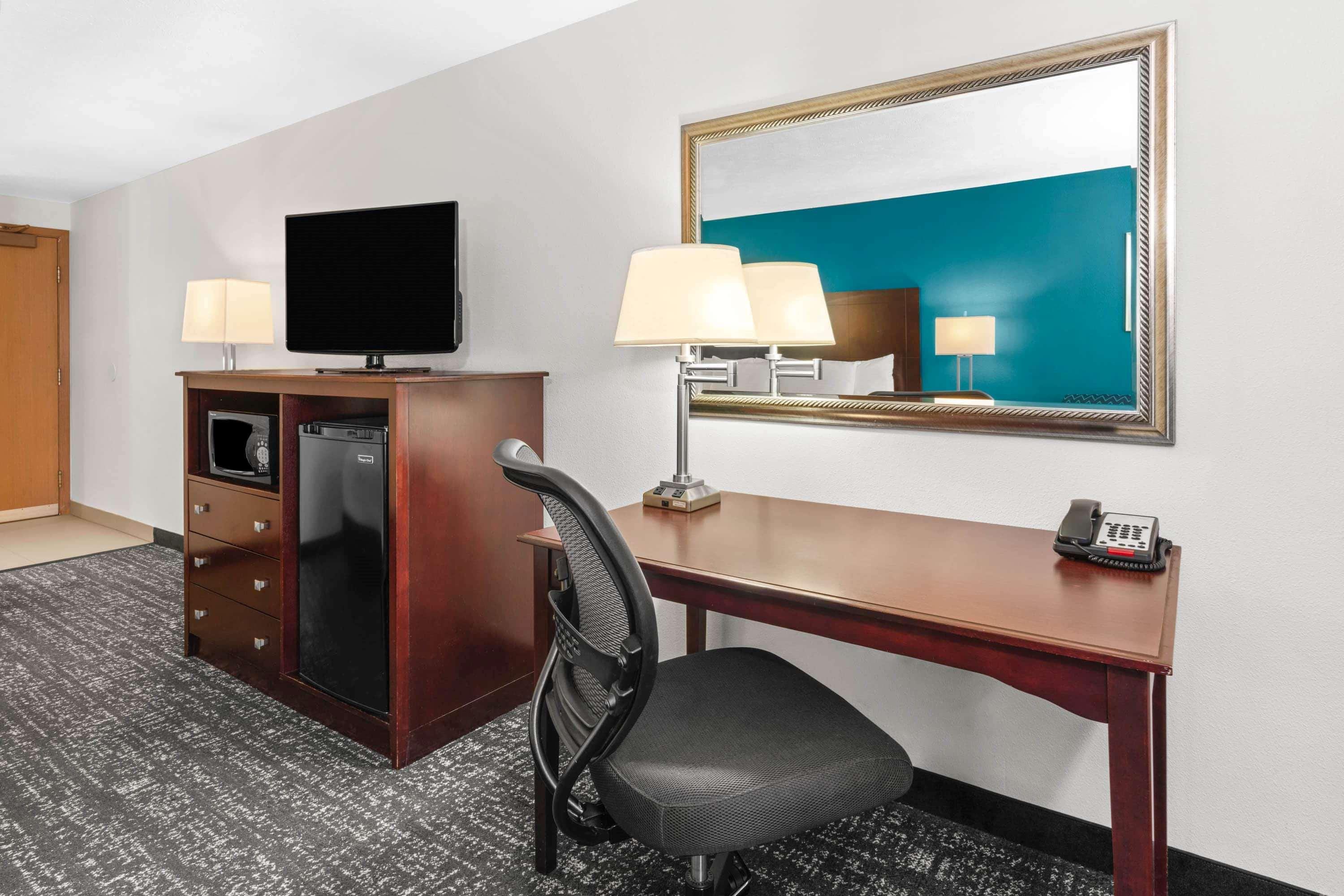 La Quinta By Wyndham Portland Nw Hotell Eksteriør bilde