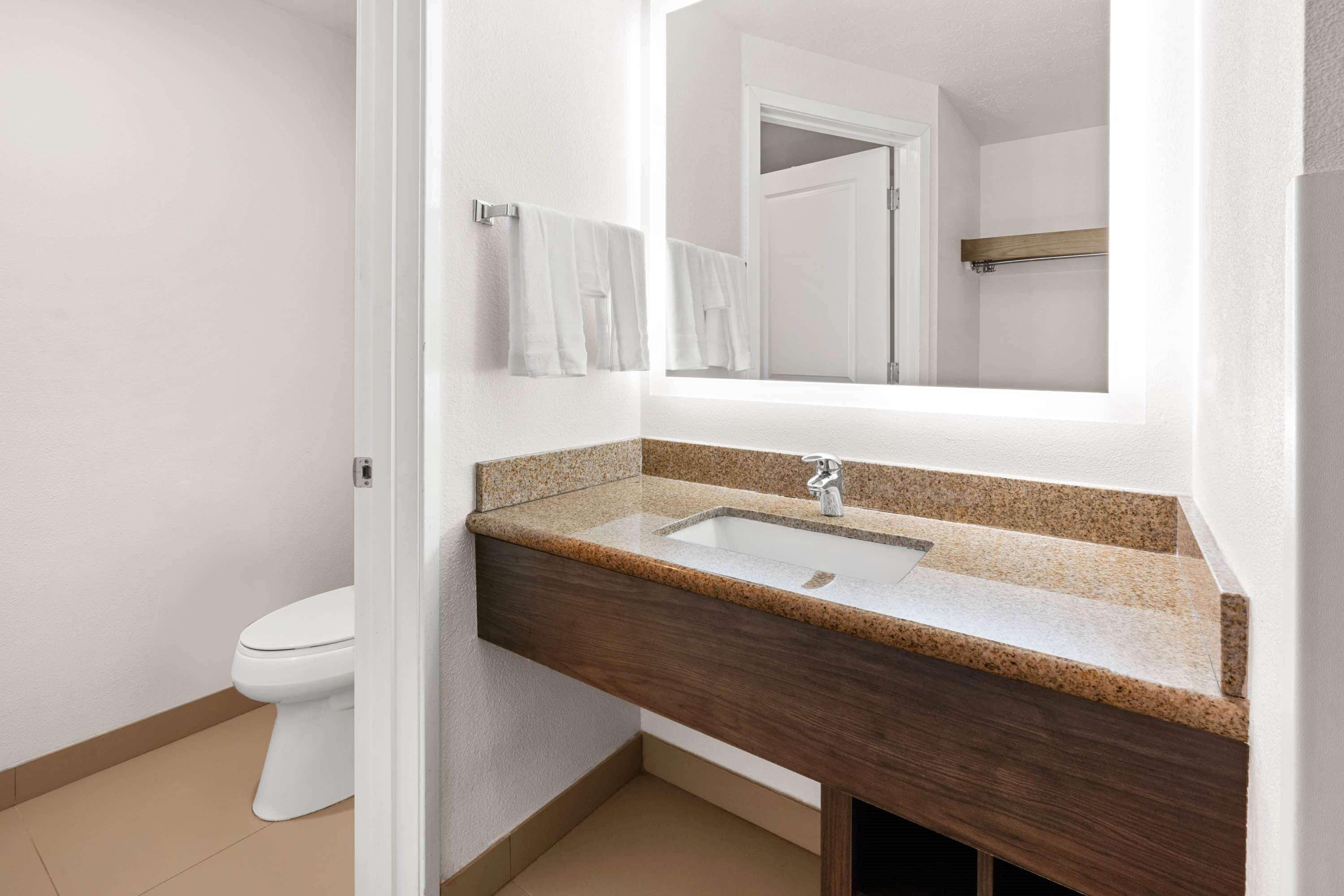 La Quinta By Wyndham Portland Nw Hotell Eksteriør bilde