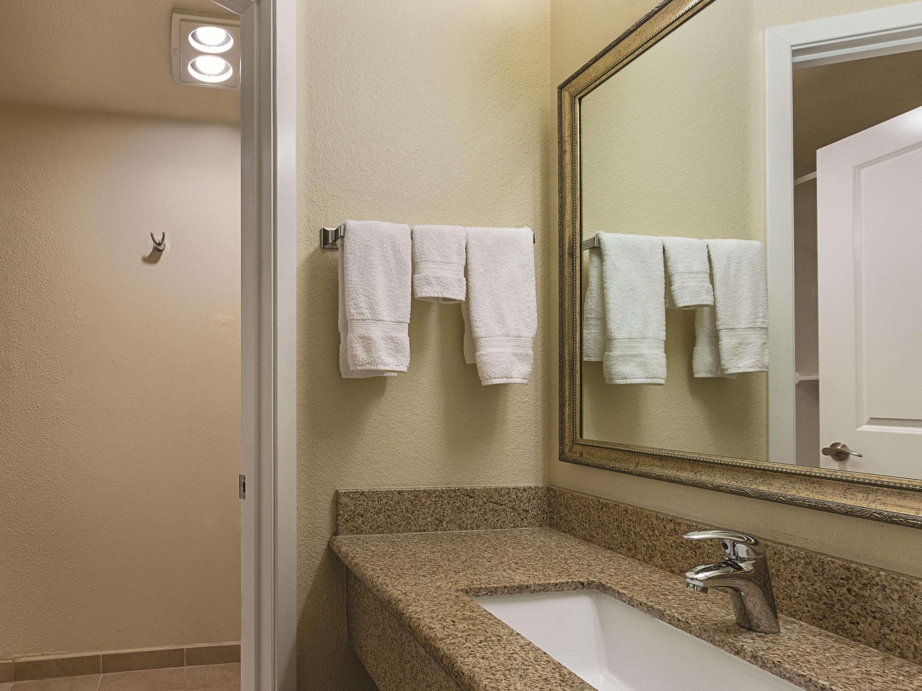 La Quinta By Wyndham Portland Nw Hotell Eksteriør bilde