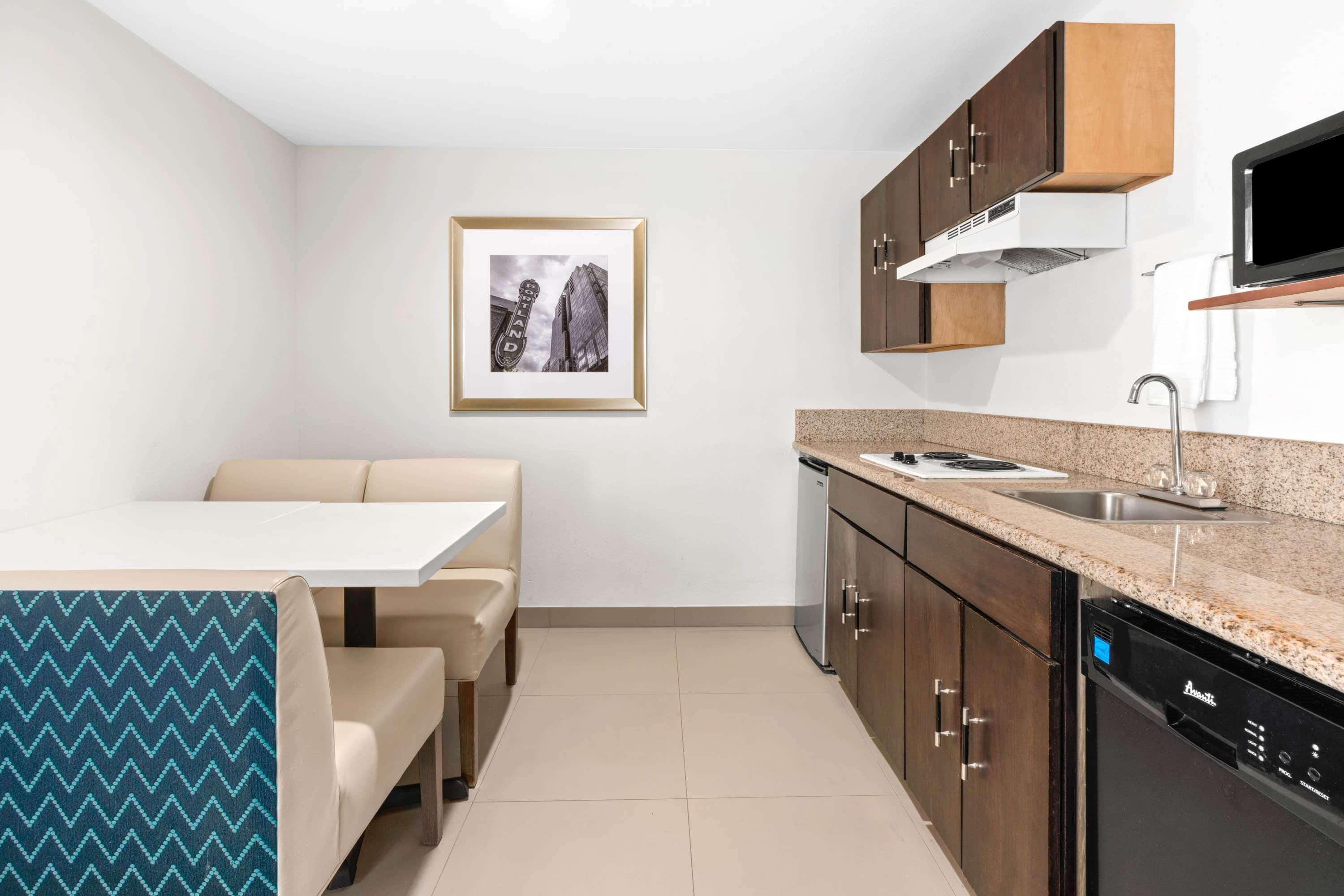 La Quinta By Wyndham Portland Nw Hotell Eksteriør bilde