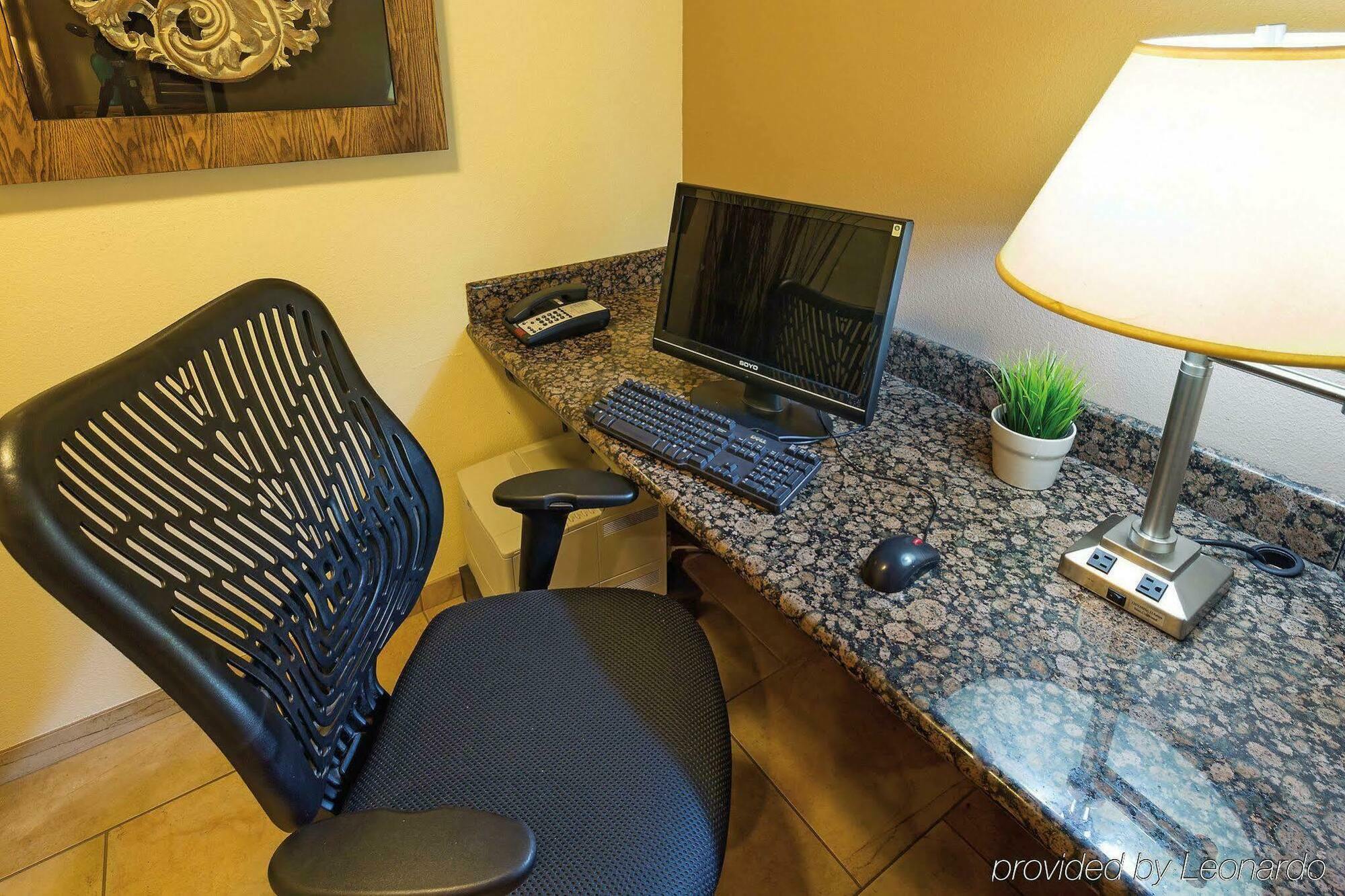 La Quinta By Wyndham Portland Nw Hotell Eksteriør bilde